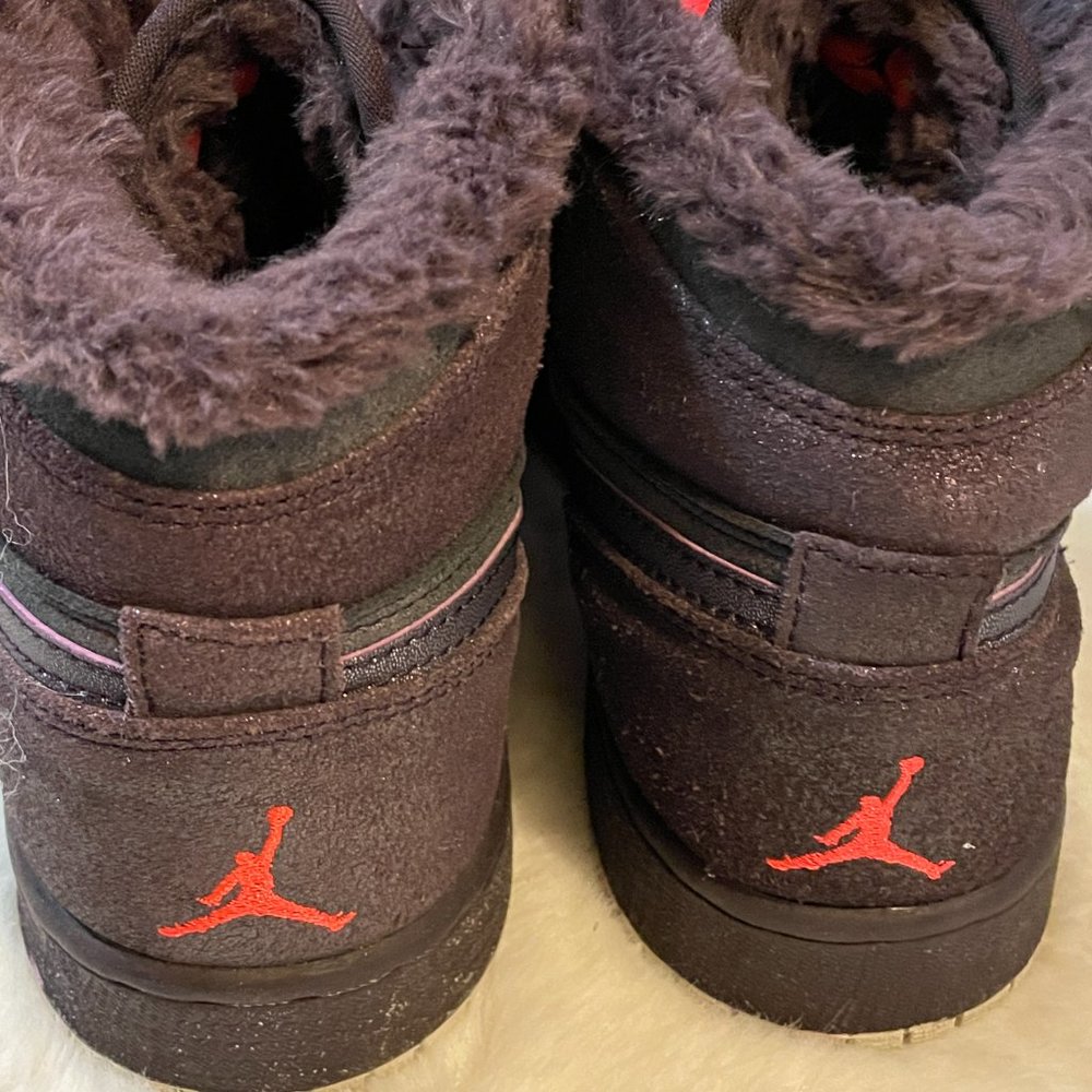 Nike Air Jordans - Picture 6 of 11
